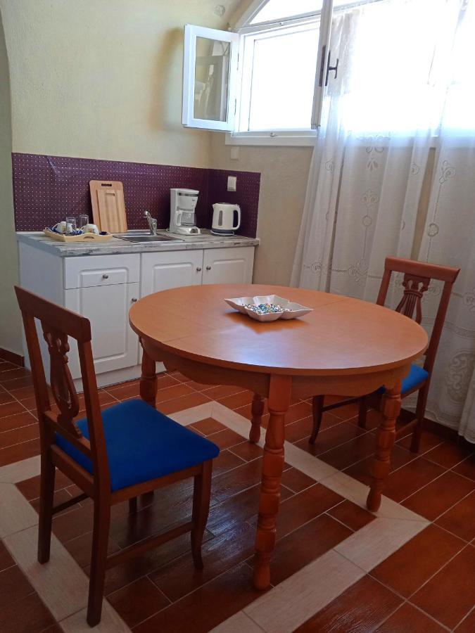 Loukas Kontos Traditional House Emborió Kültér fotó